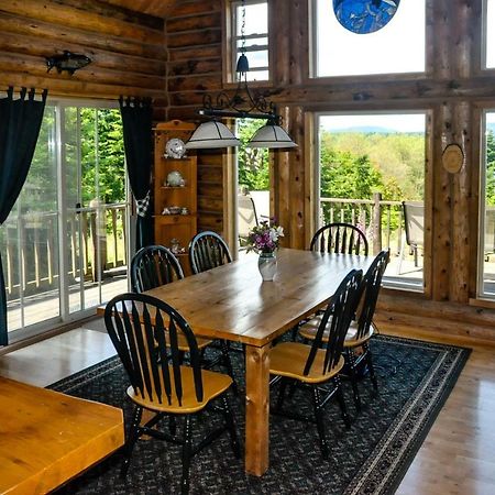 Log Home On Lopez-Spencer Spit Port Stanley エクステリア 写真