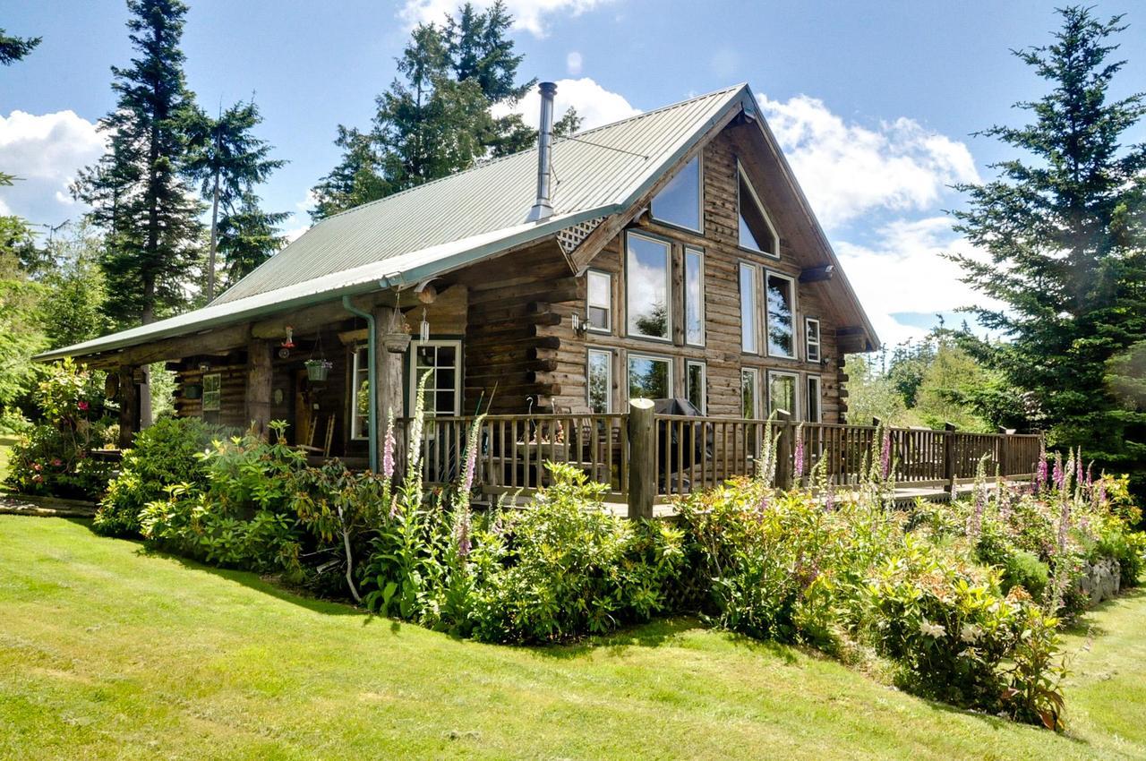 Log Home On Lopez-Spencer Spit Port Stanley エクステリア 写真