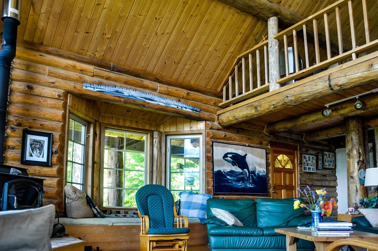 Log Home On Lopez-Spencer Spit Port Stanley エクステリア 写真