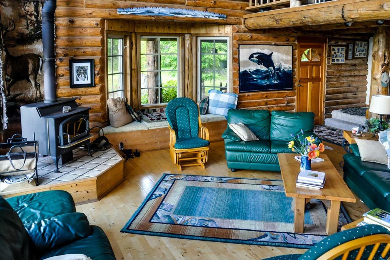 Log Home On Lopez-Spencer Spit Port Stanley エクステリア 写真